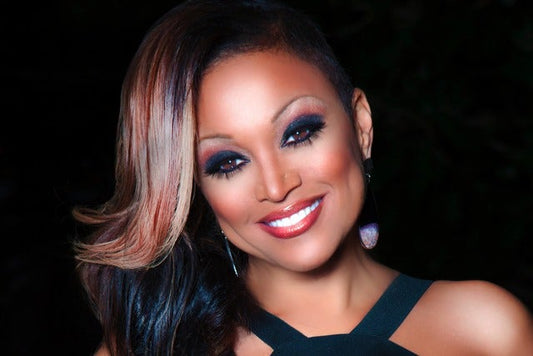 NOW BOOKING CHANTE MOORE